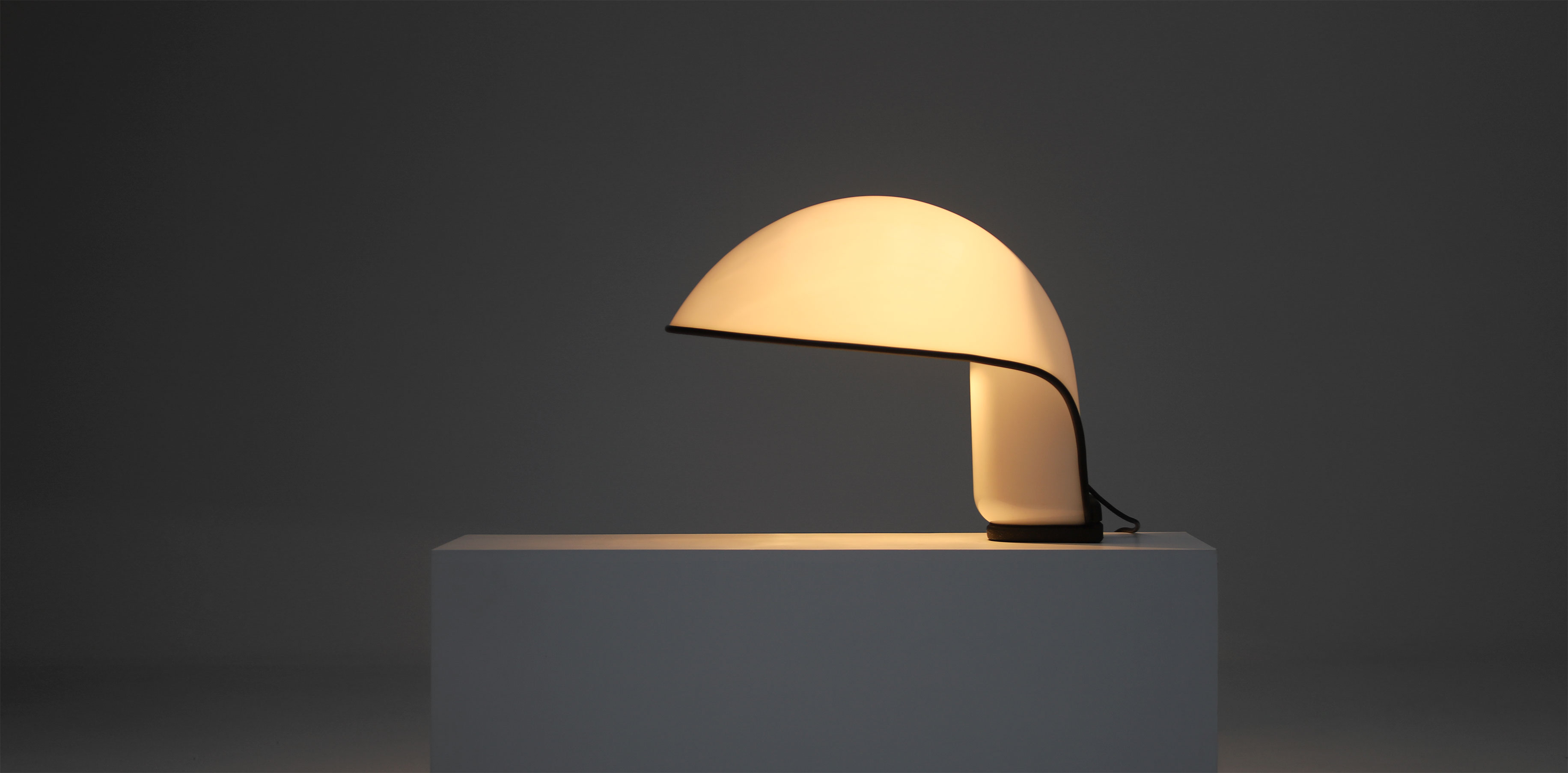 Albanella table lamp designed by Sergio Brazzoli and Ermanno Lampa 1973