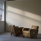 Modern Danish pair of curved lounge chairs, original fabric, Fritz Hansen, 1940.