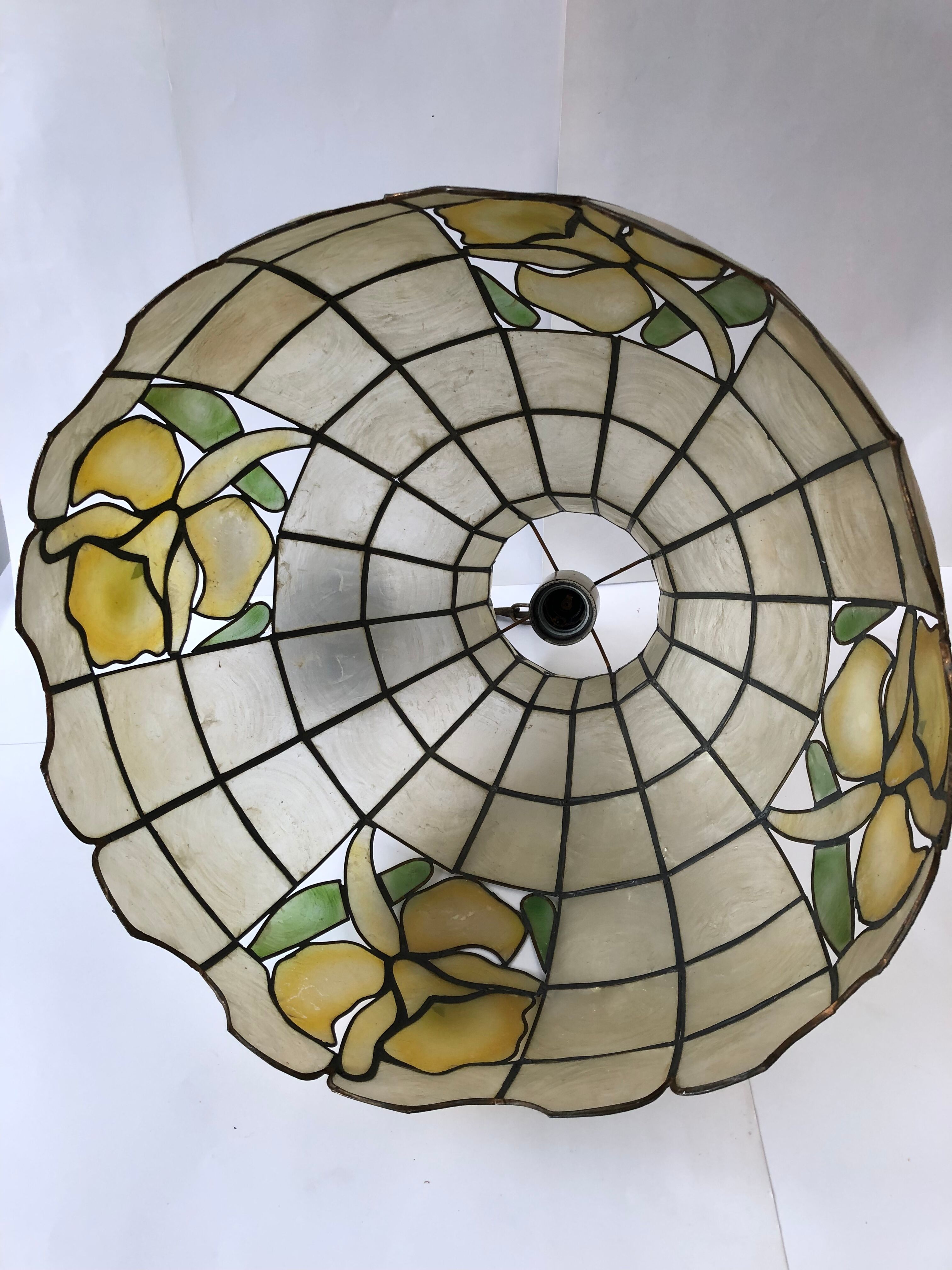 Mother-of-pearl hanging lamp