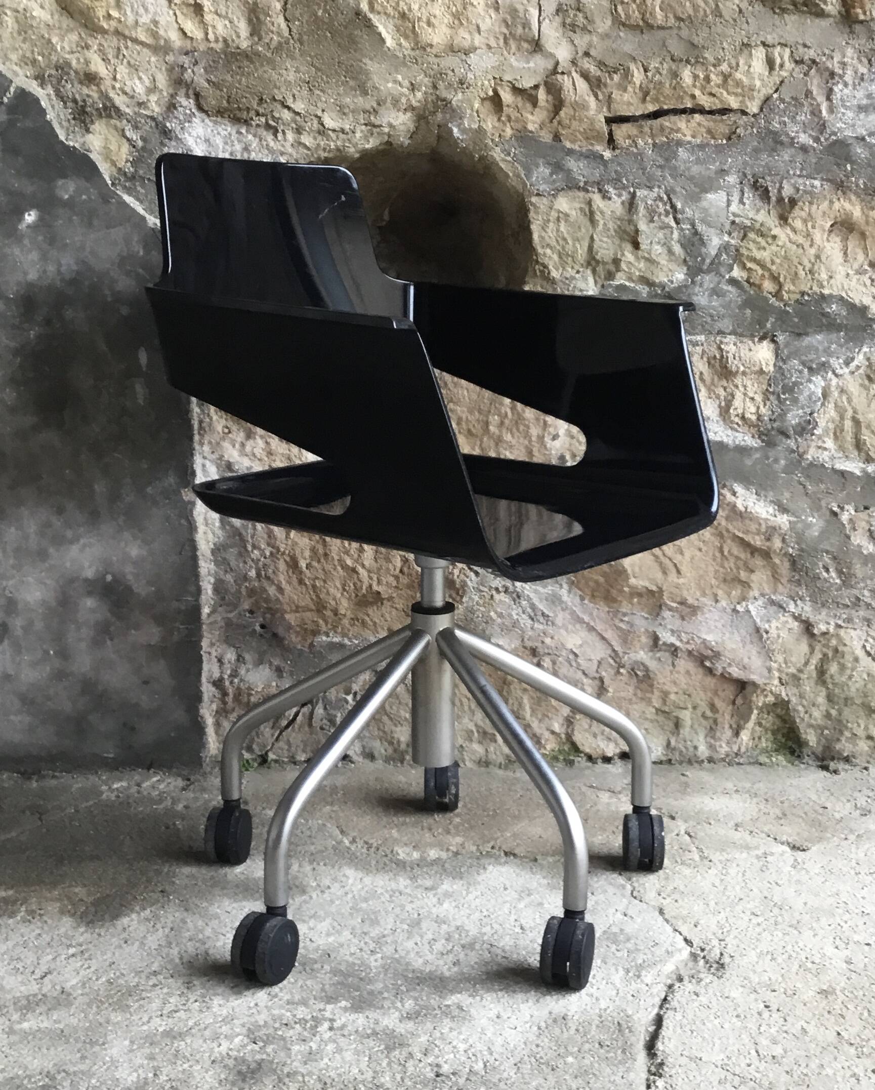 Arrmet B32 armchair by Robby & Francesca Cantarutti - design Italy 1980