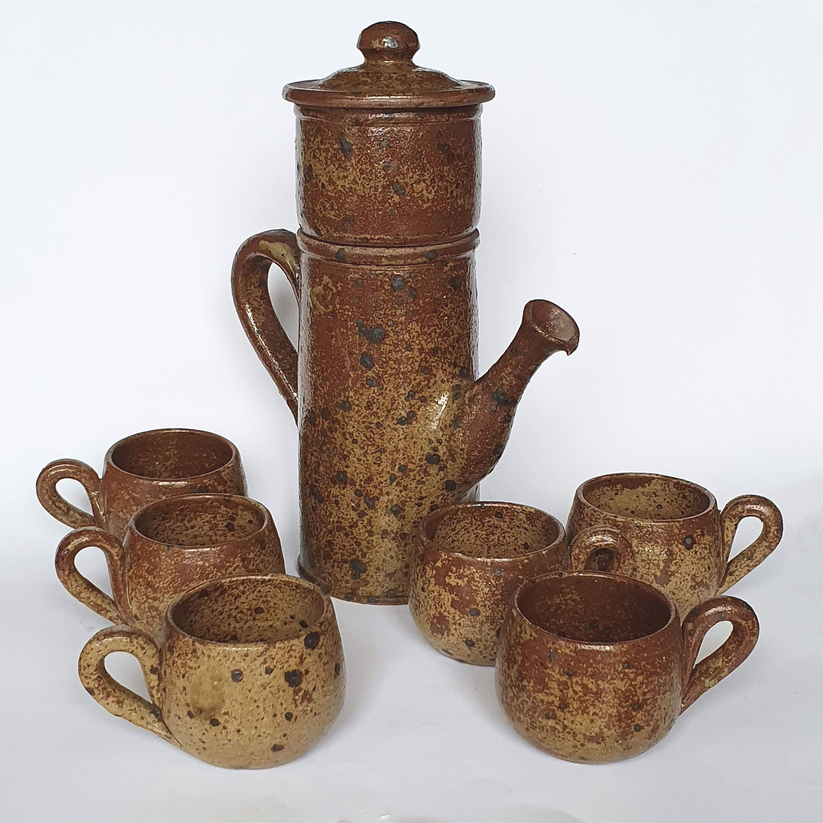 Coffee maker and cups made of pyrity sandstone