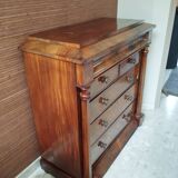 Antique English mahogany chest of drawers