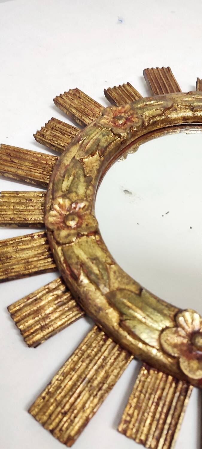 Espejo sol de madera. Spain, 1960s.