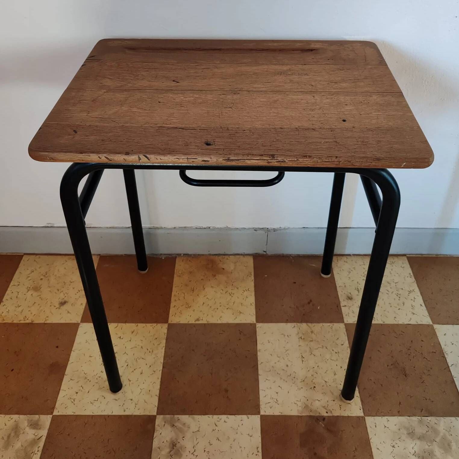 School desk and chair set