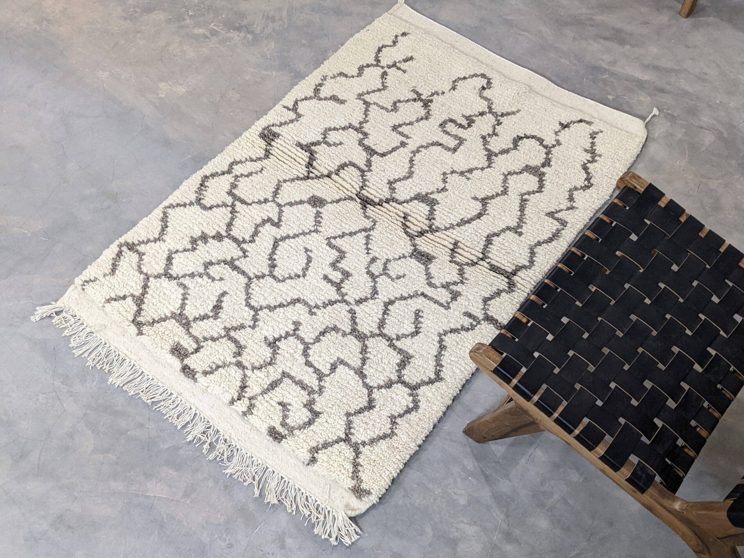 Small traditional Azilal rug 150 X 100 Cm