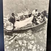 Photo ancienne « les livreurs de meubles en osier »