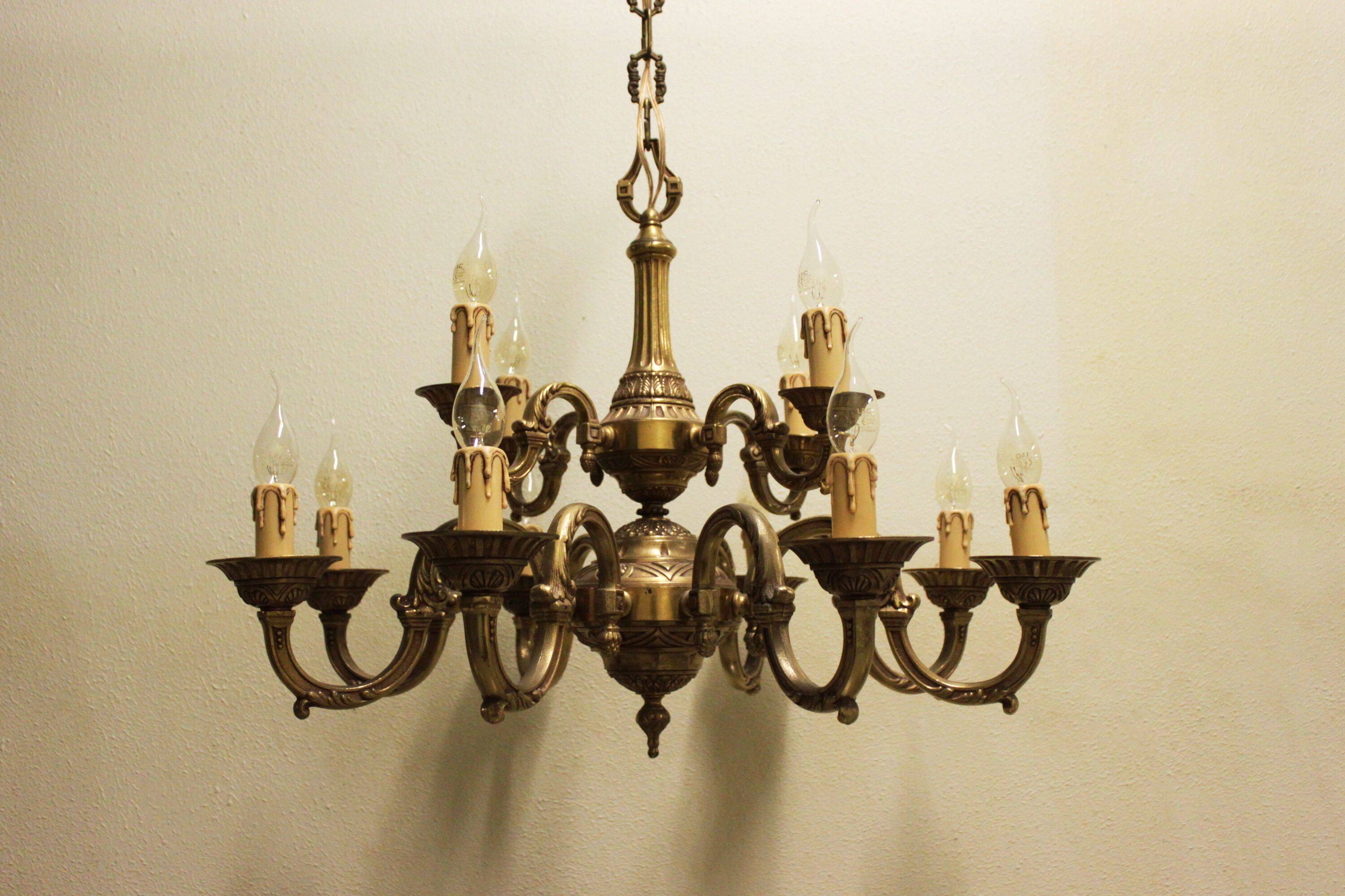 Bronze chandelier, Mazarin style, 12 lights, mid-19th century.