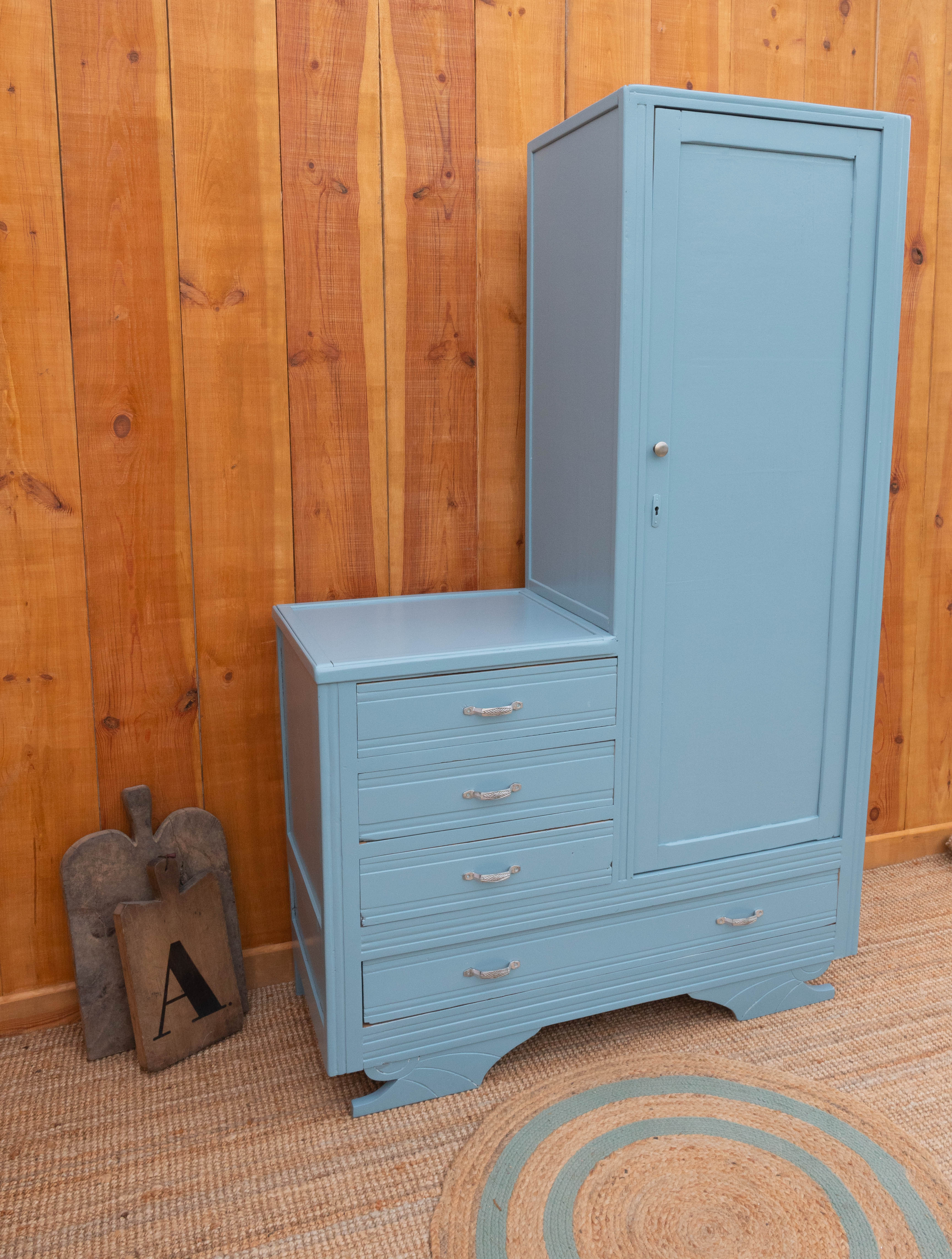 Armoire asymétrique