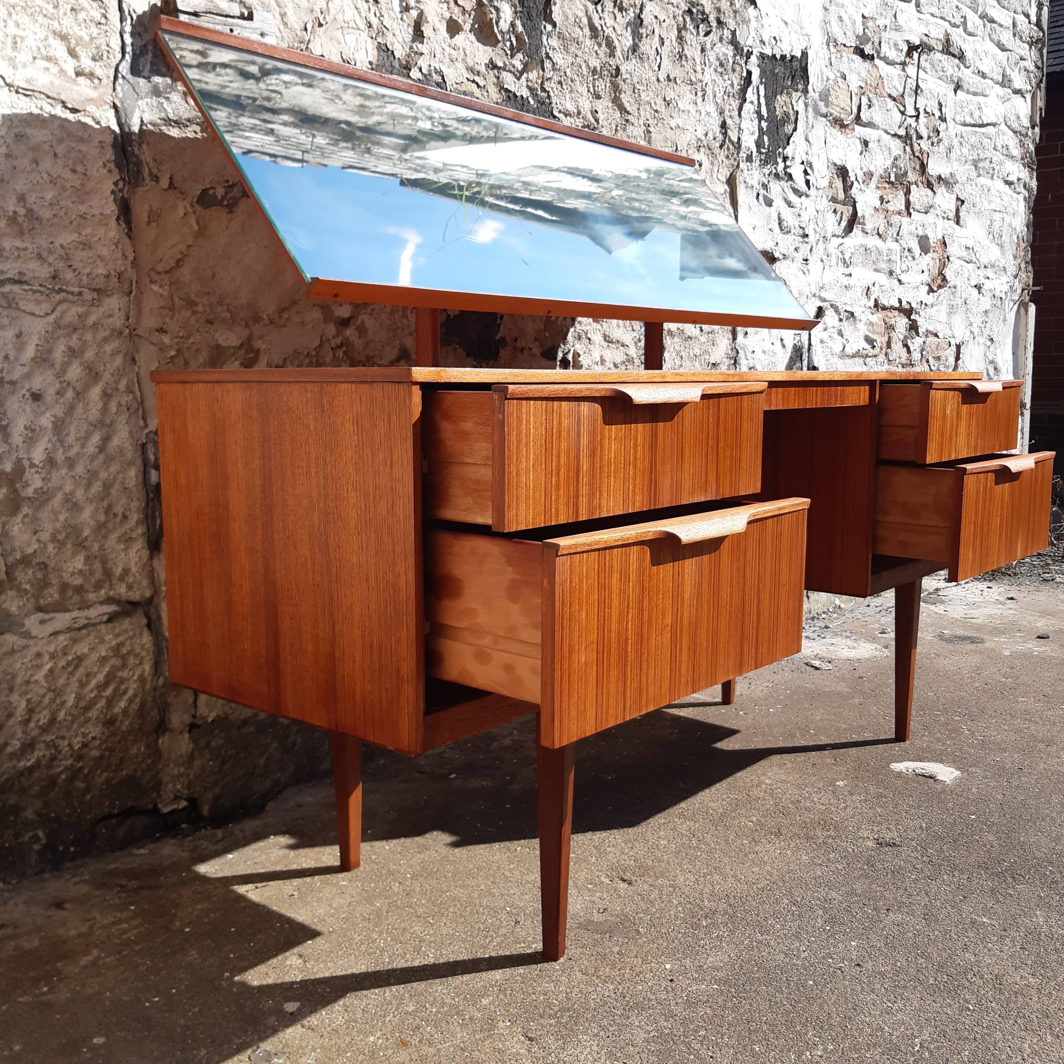 Austinsuite dressing table