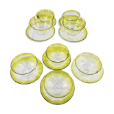 Ensemble de 8 coupelles et 8 soucoupes en cristal