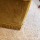 Paire de fauteuils vintage  en velours jaune