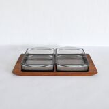 Plateau de service danois moderne en teck avec bols en verre par Wiggers, Danemark, 1960s