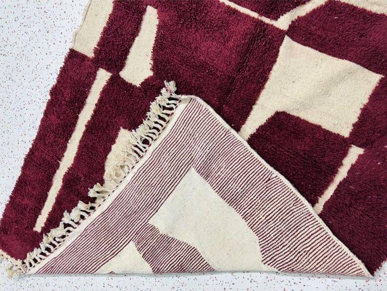 Pure Moroccan wool carpet in burgundy, size 200 x 300 cm.