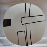Lot plates modern art