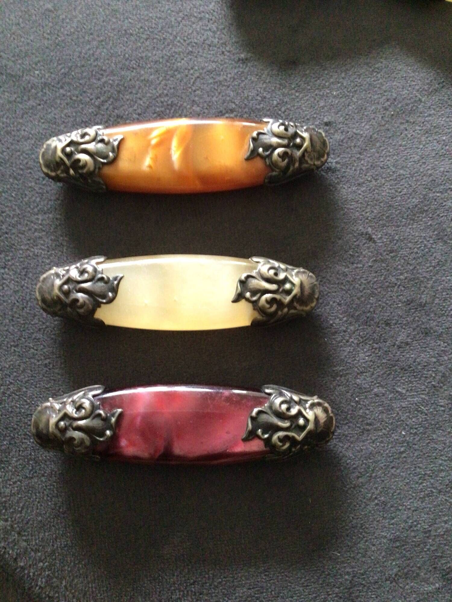 Baroque knife holder