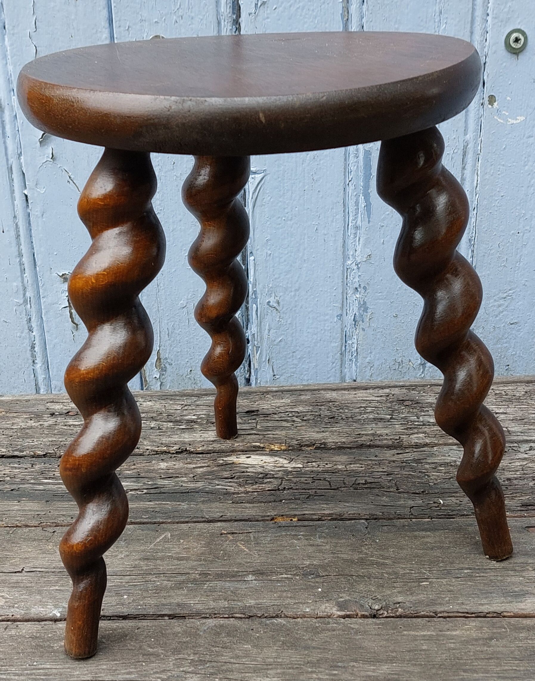 Tripod stool