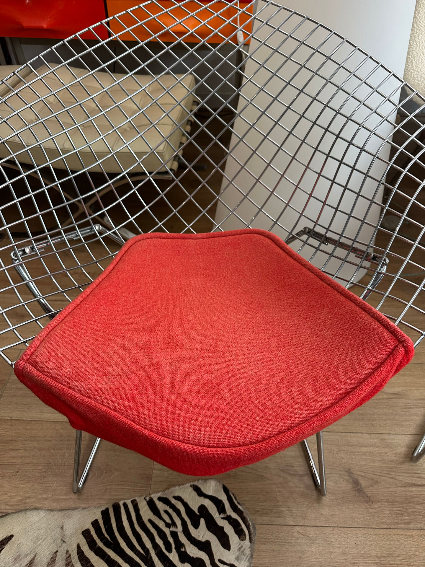 Fauteuil Diamond rouge H. Bertoïa édition Knoll contemporaine