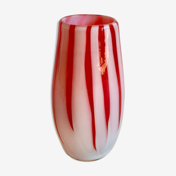 Vase en verre blanc et rouge, années 1950