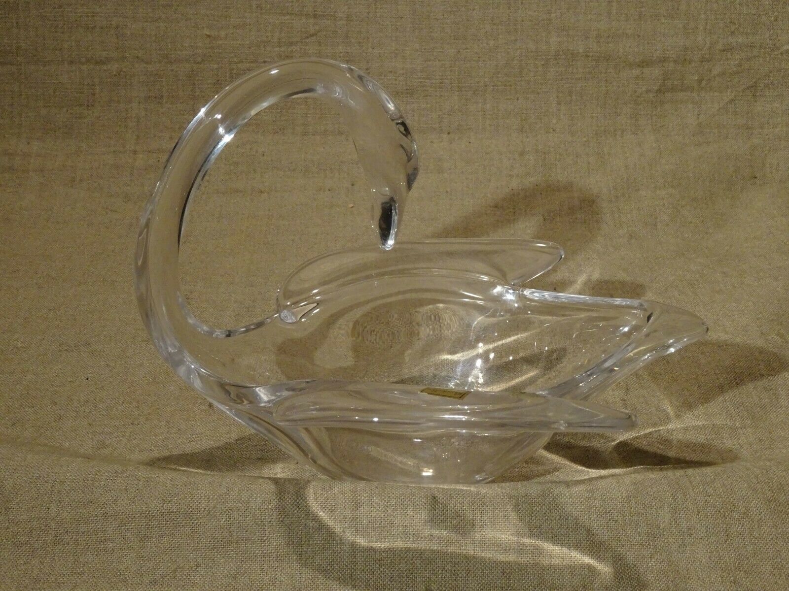 Empty crystal cut pocket swan valves