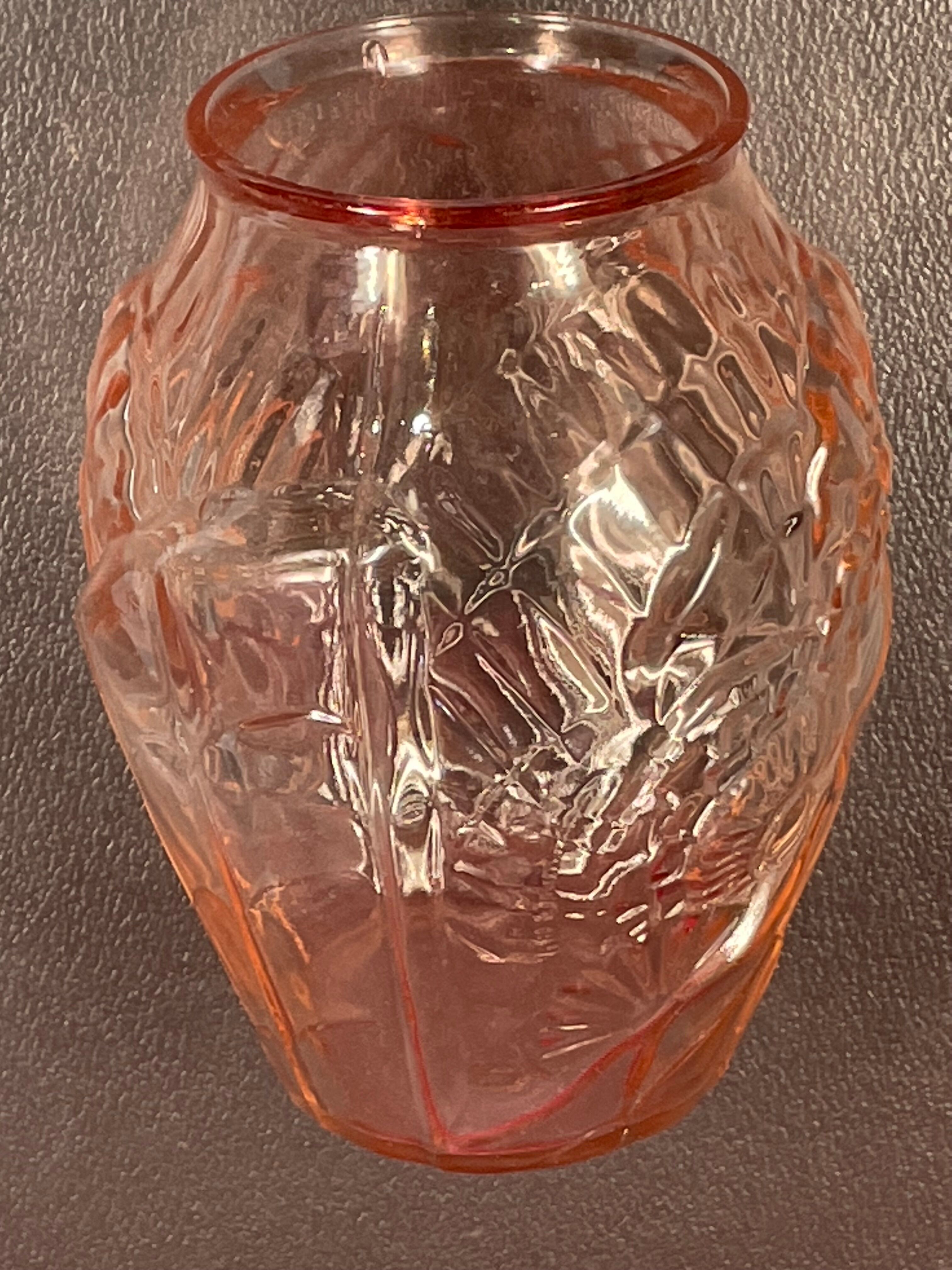 Old art deco vase sn pressed glass pink, 30