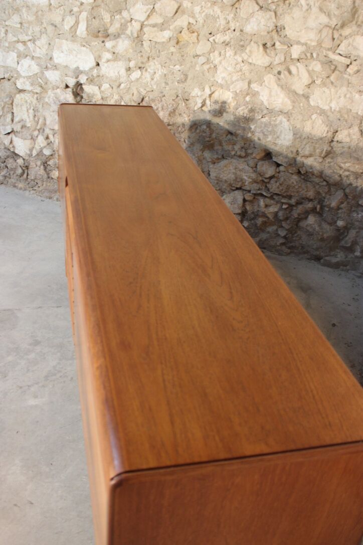Sideboard vintage in teak and Rosewood, Scandinavian style by White & Newton
