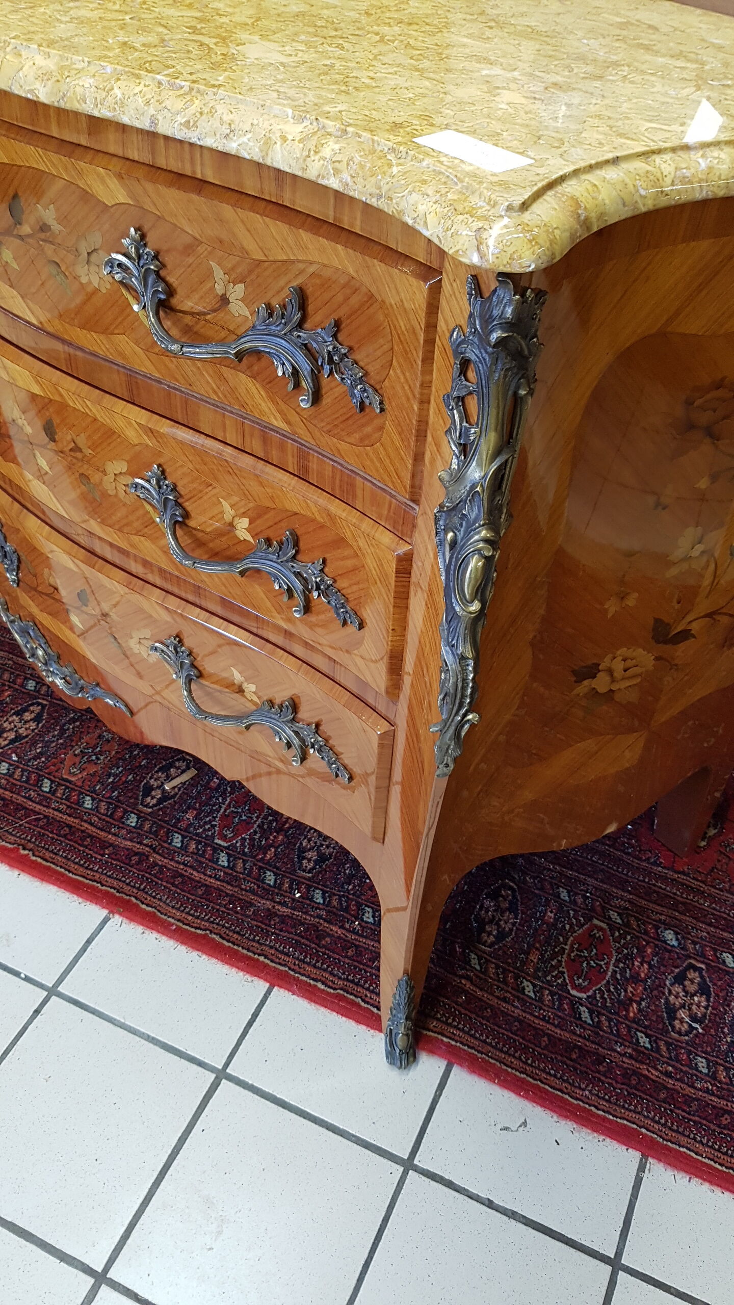Louis XV-style marquetry chest of drawers