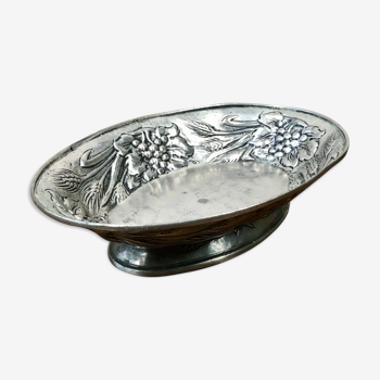 Empty oval pouch in tin – vine & wheat decoration