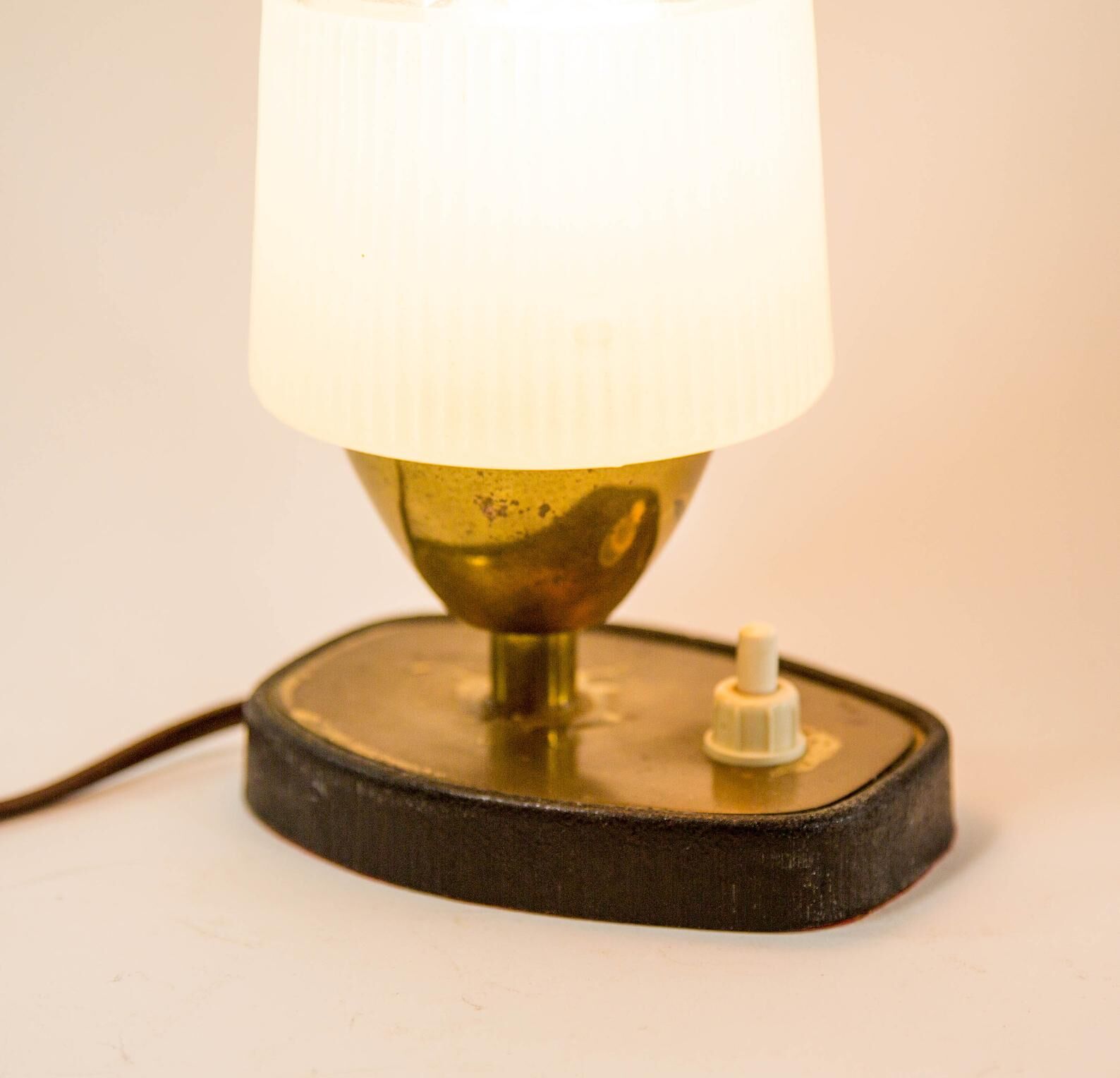 Table lamp