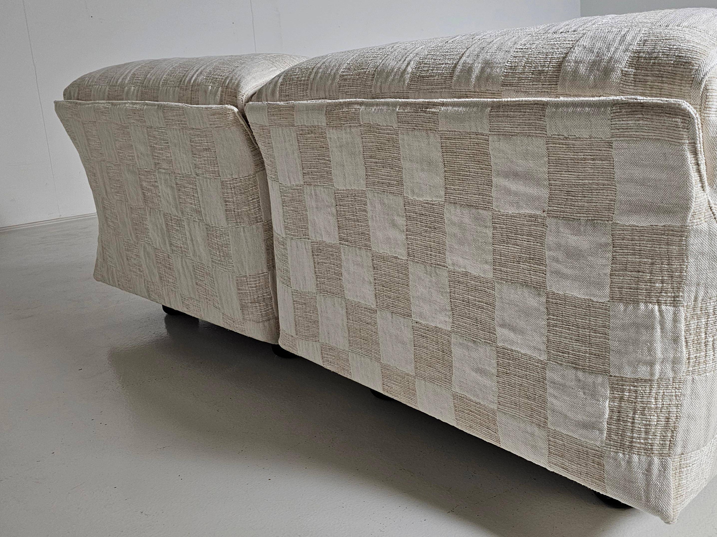 Modular canapé Fiandra in cream check fabric by Vico Magistretti for Cassina