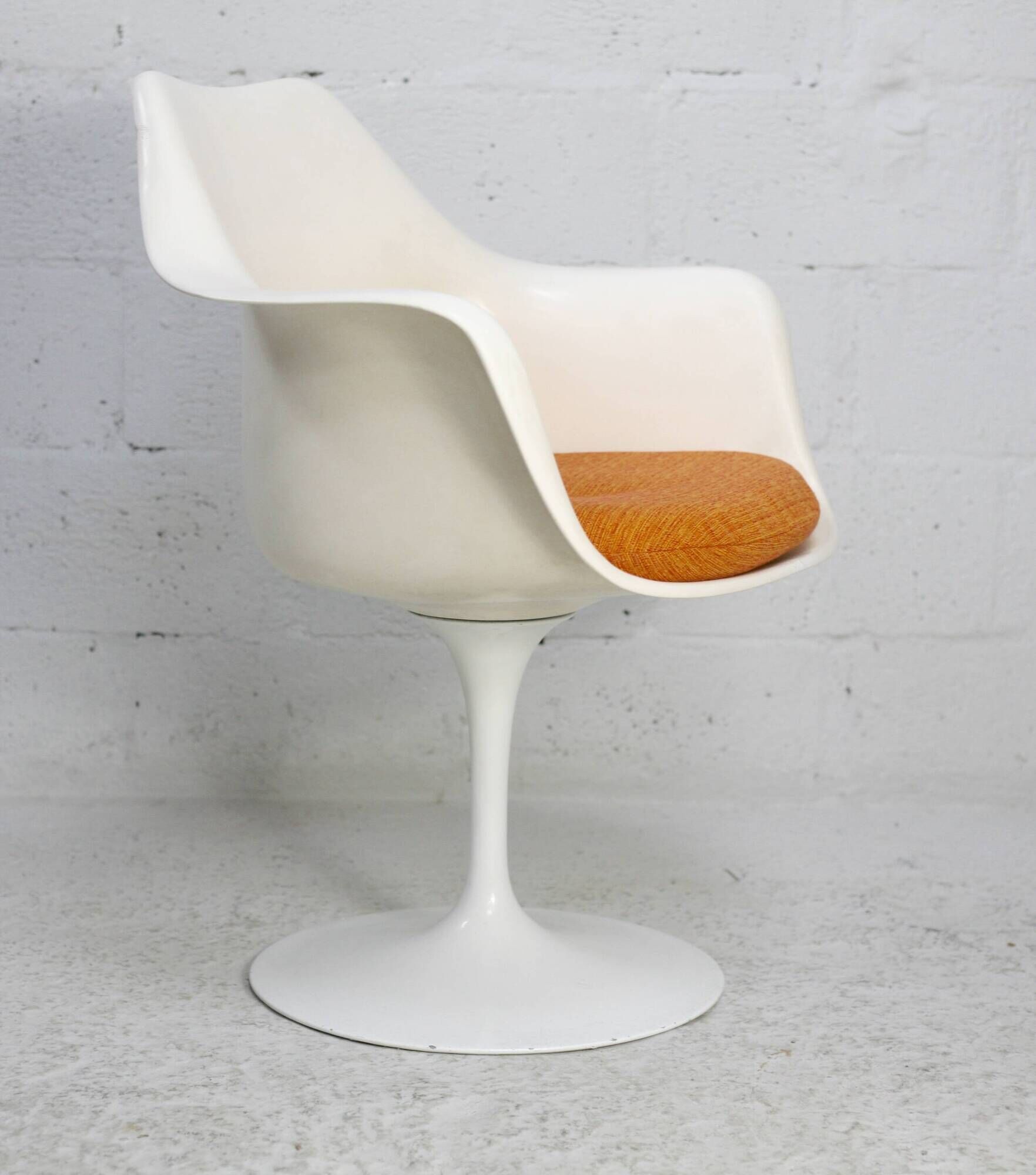 Swivel tulip armchair by Eero Saarinen, Knoll International, circa 1960