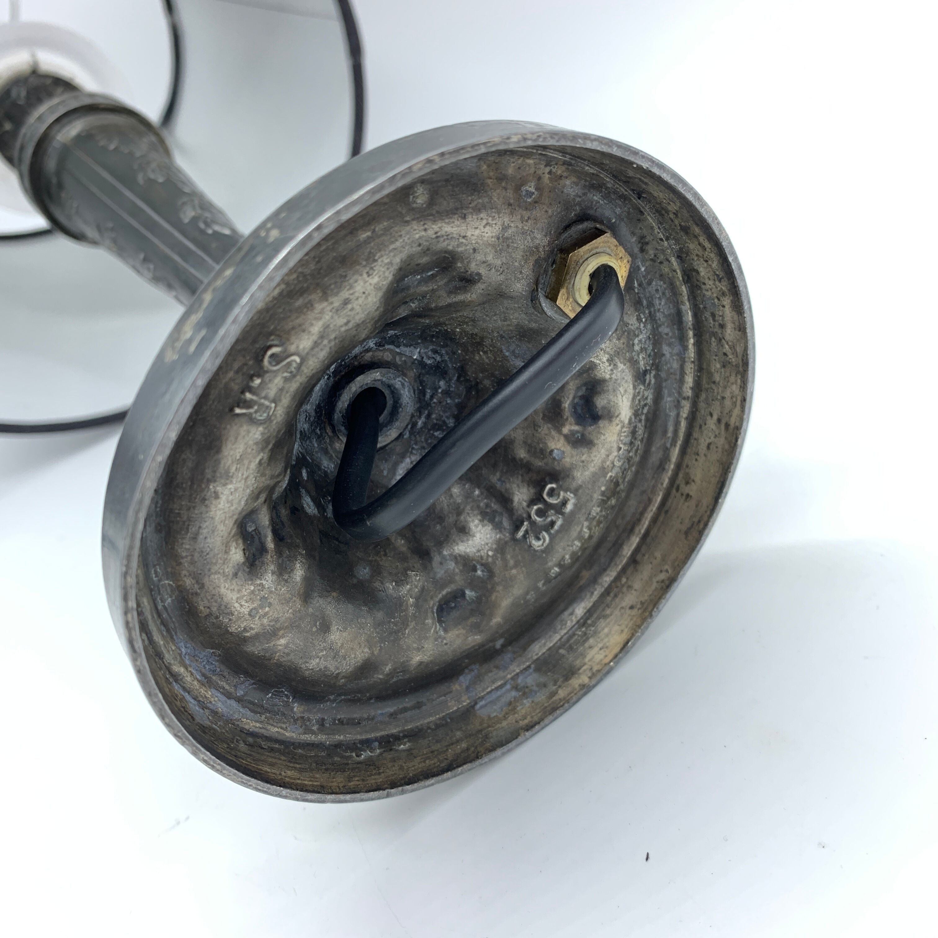 Decor de roses era Art Deco silver bedside lamp