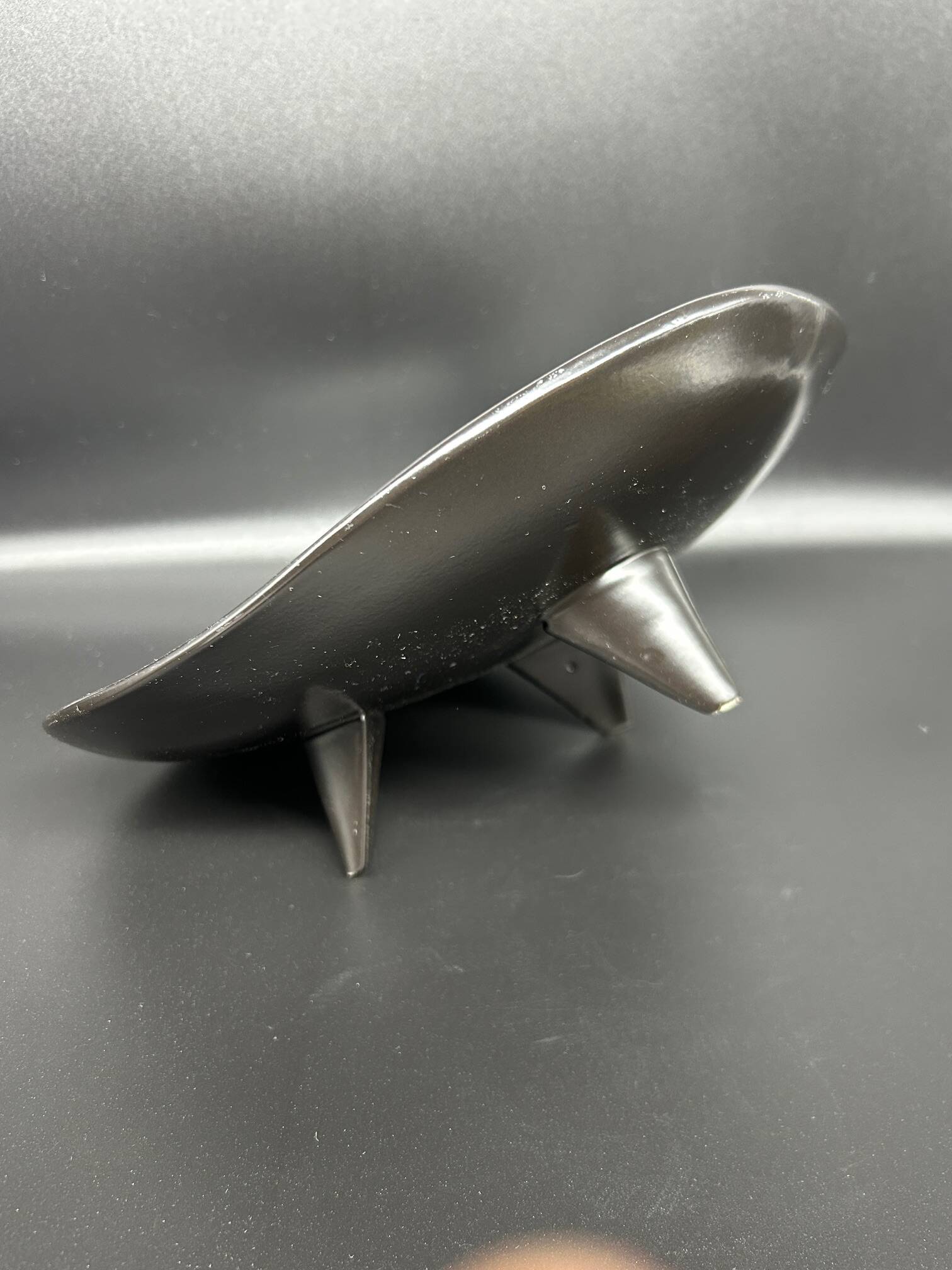 ceramic tripod pocket vase from the 1950s