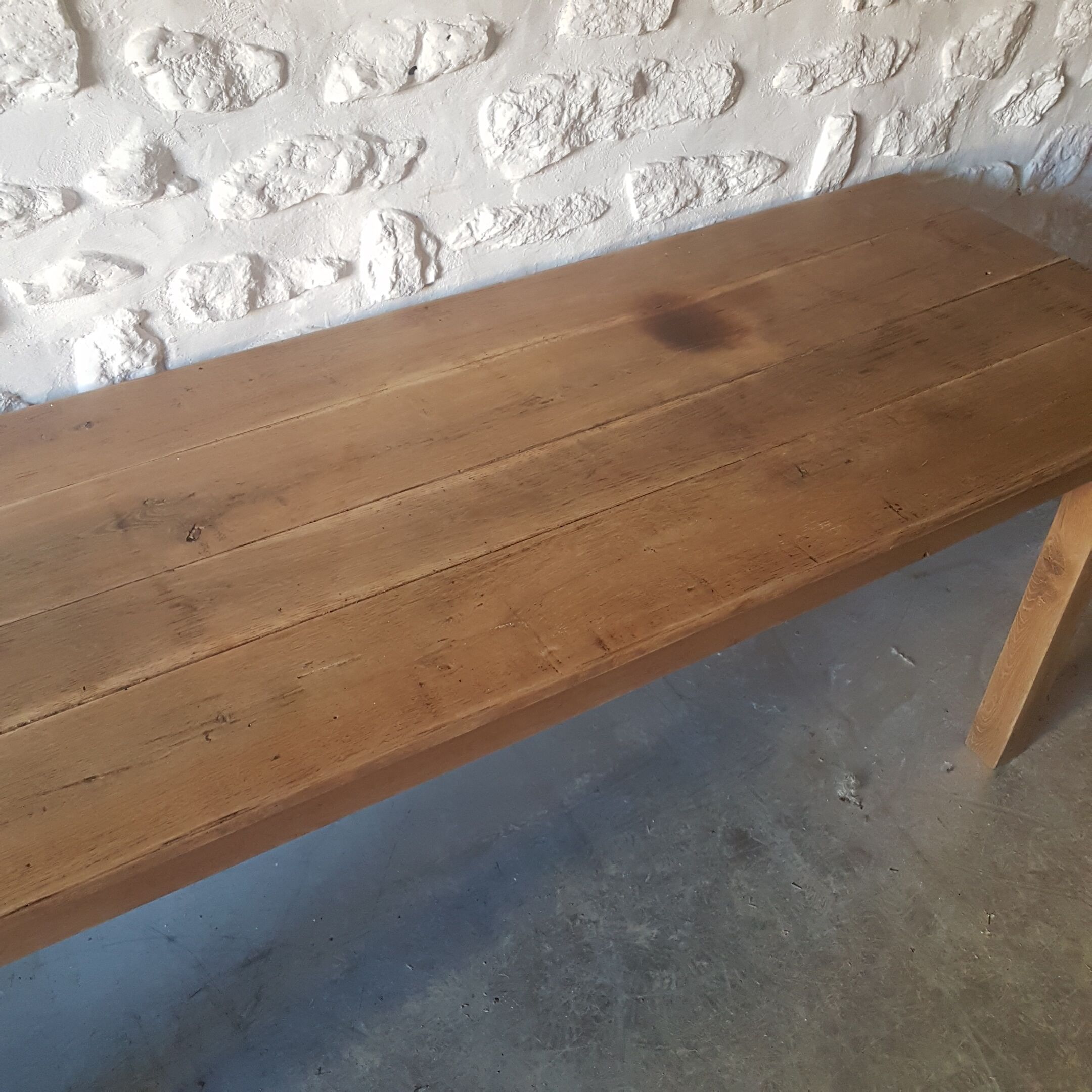 Farm table 2m06