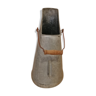 Coal bucket made of galvanized steel. Quimper GALVA. Perfect condition