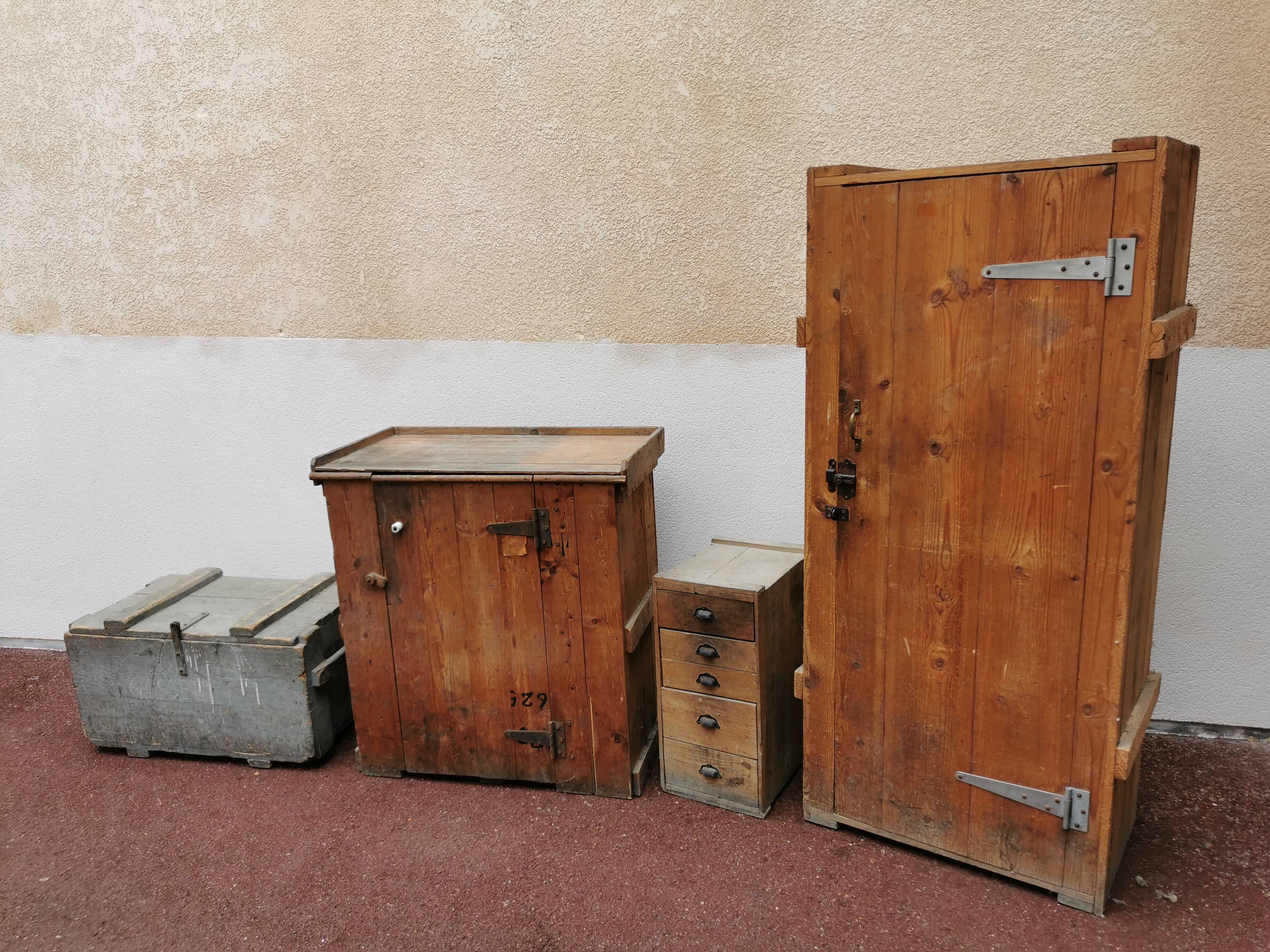 Countertop / desk n°2 made in a wooden box
