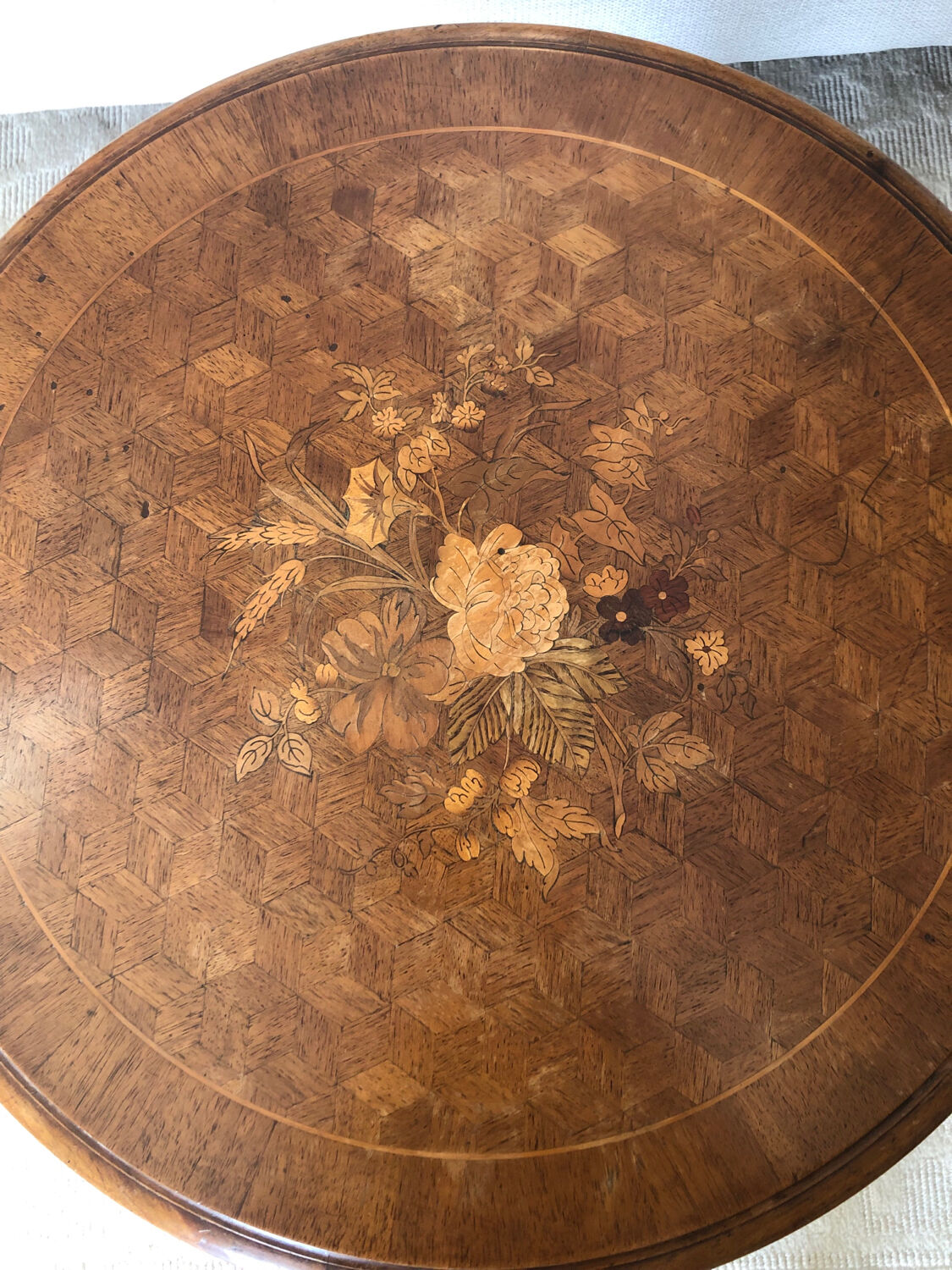 Napoleon era inlaid pedestal table 3