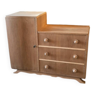 Asymmetrical wardrobe