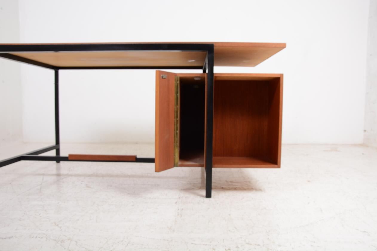Bureau des années 50 en teck et métal.