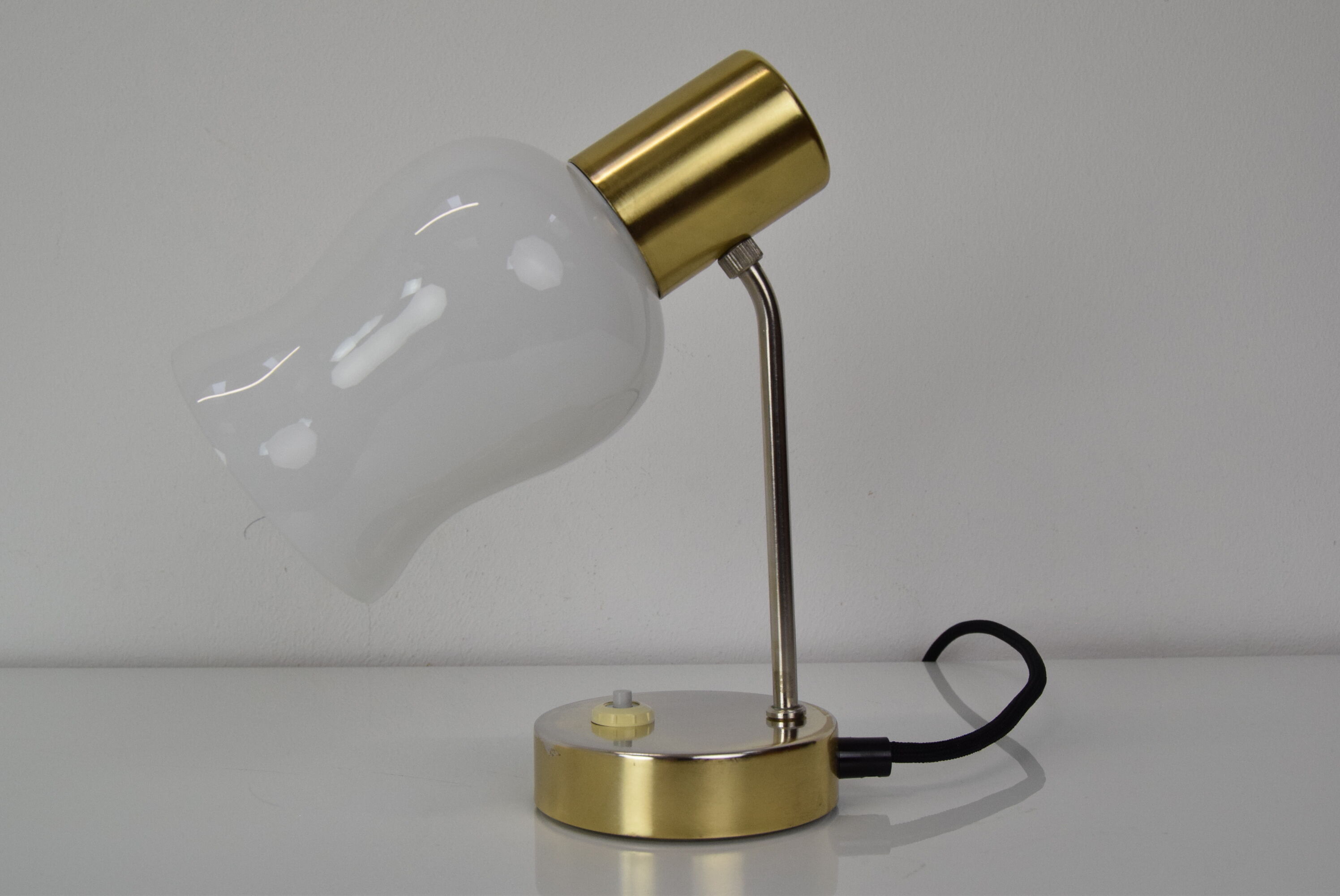 Lampe de table du milieu du siècle Kamenicky Senov, années 1960.