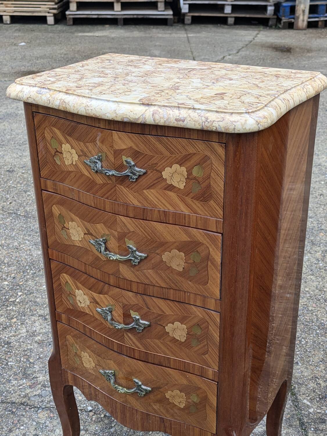 Pair of bedside tables / chest of drawers Vintage Louis XV style chest of drawers