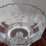 Chiseled crystal empty pocket cup