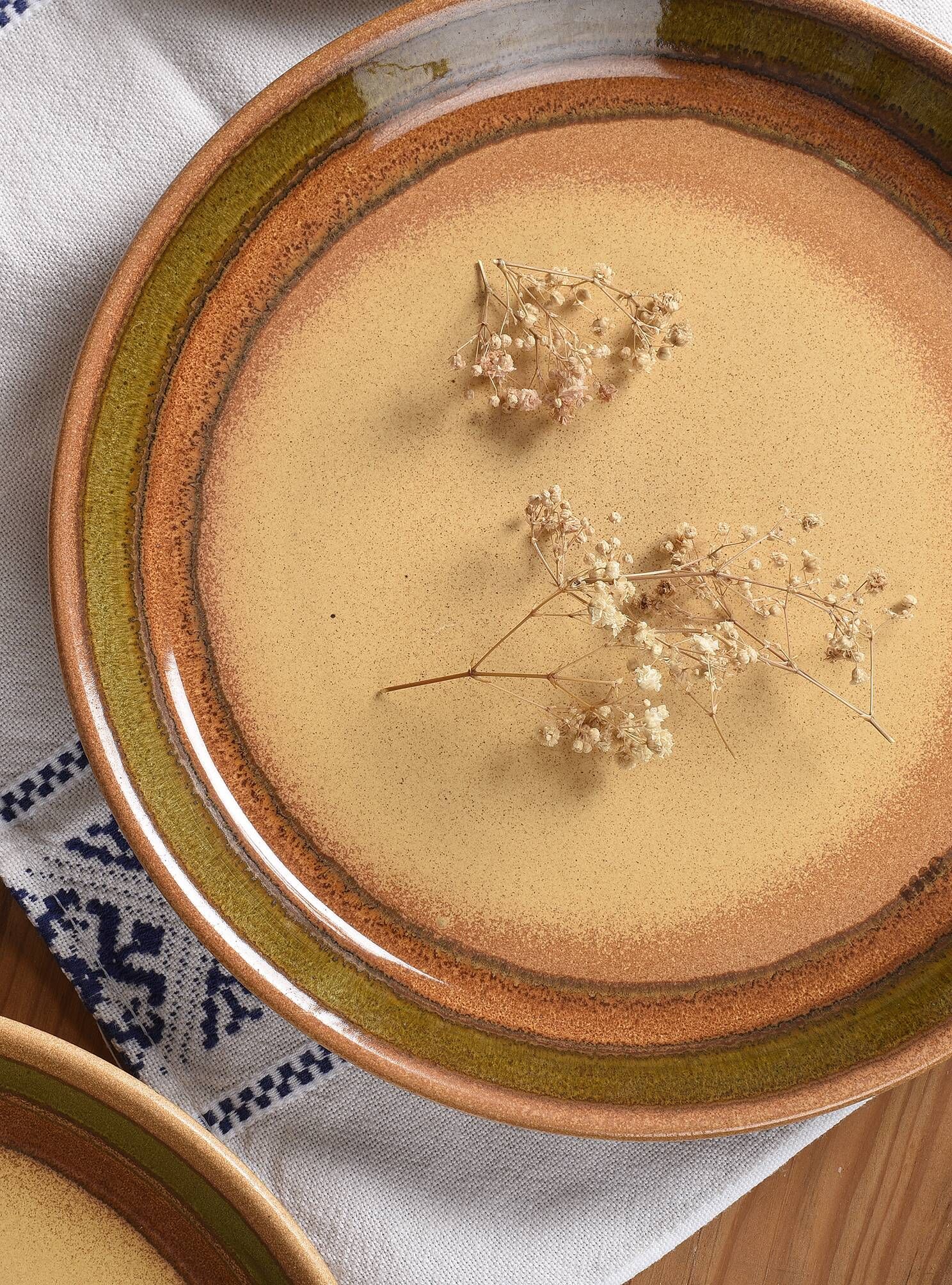 Vintage dinner plates from the 70s, in glazed stoneware, stamped Esso, Set of 6.