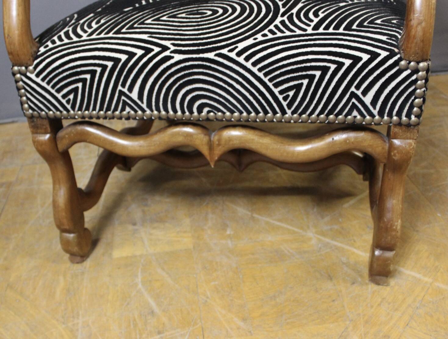 Louis XIV armchair in walnut, 18th century