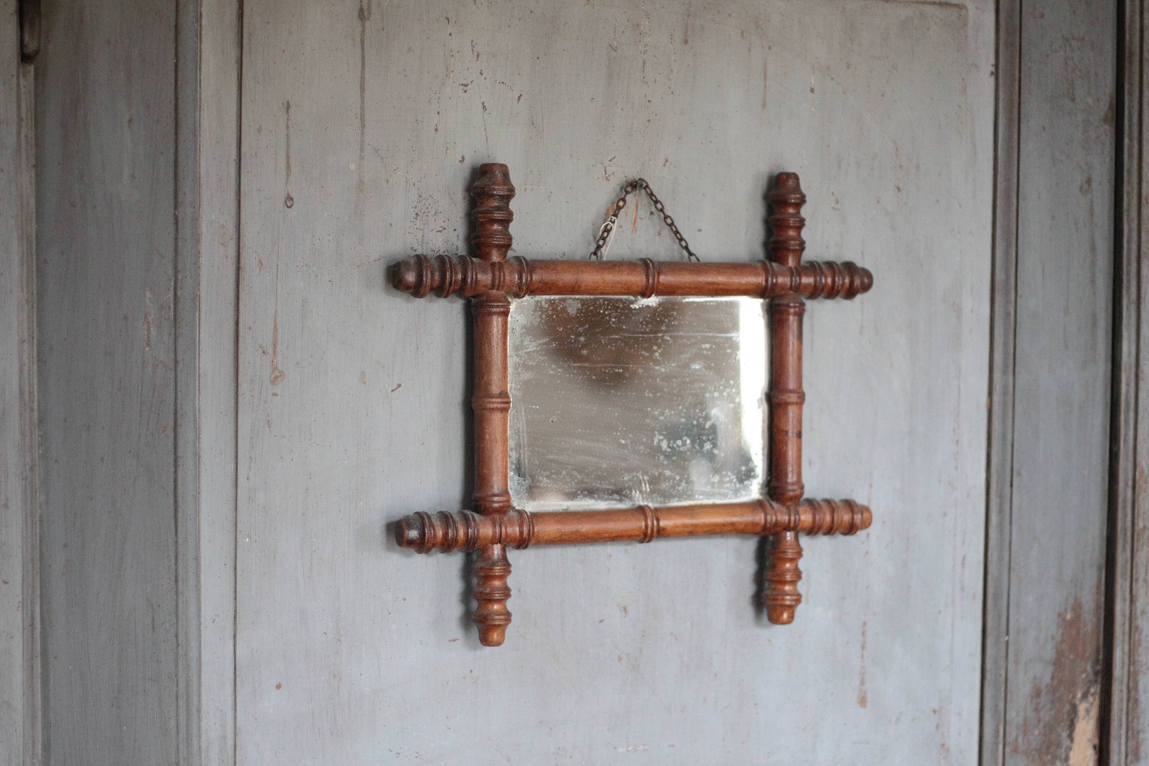 Wooden bamboo imitation mirror, antique mirror, hanging mirror.