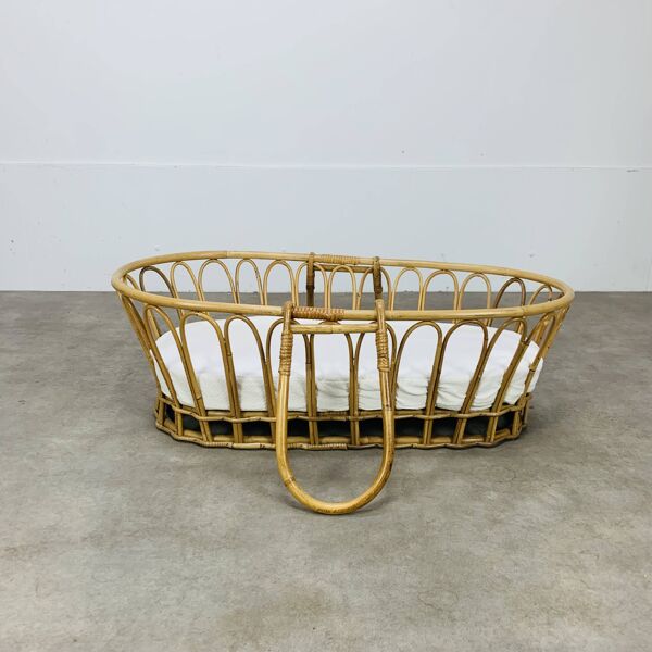 Couffin vintage en rotin