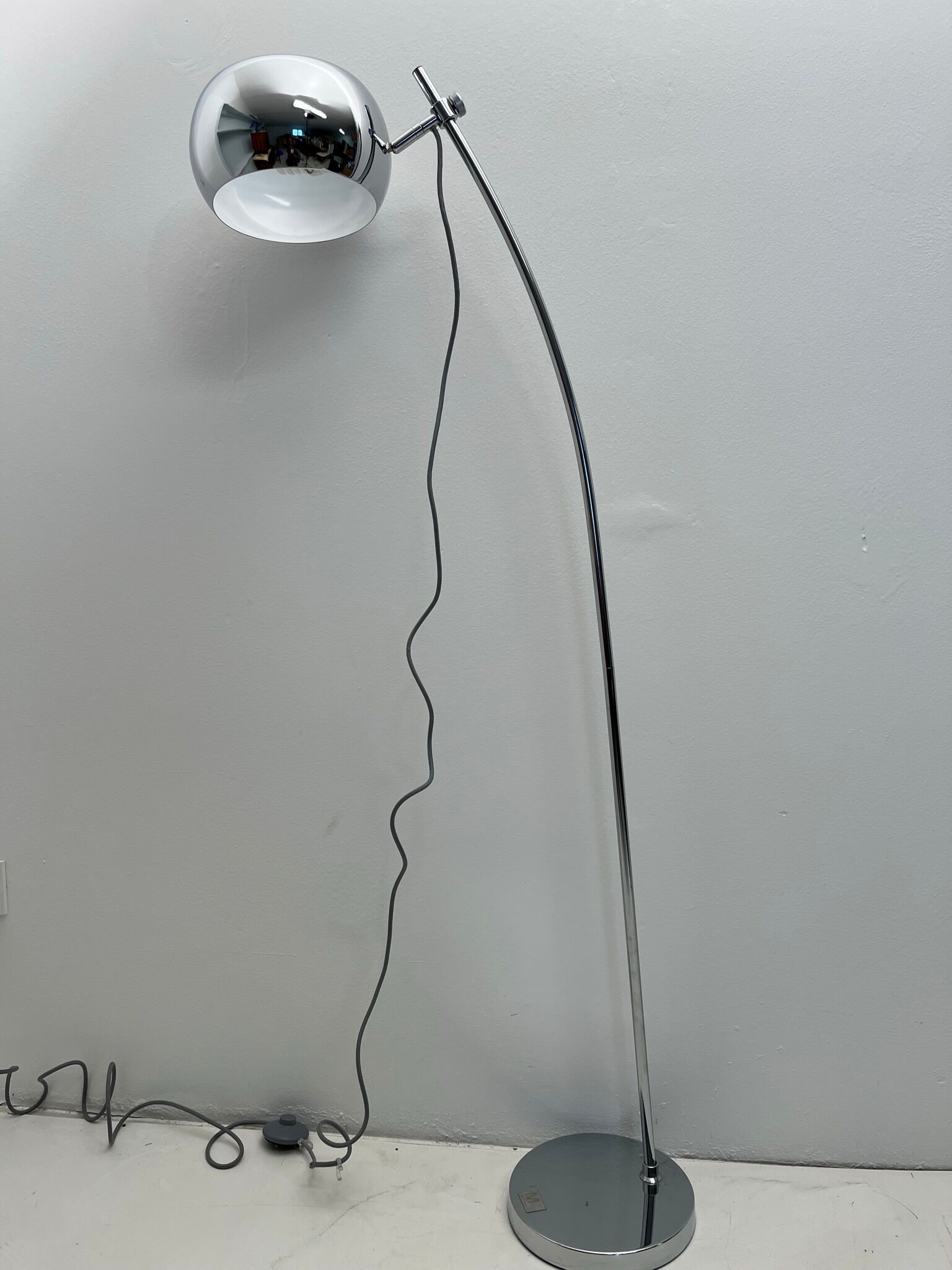 Lampadaire  métal chromé