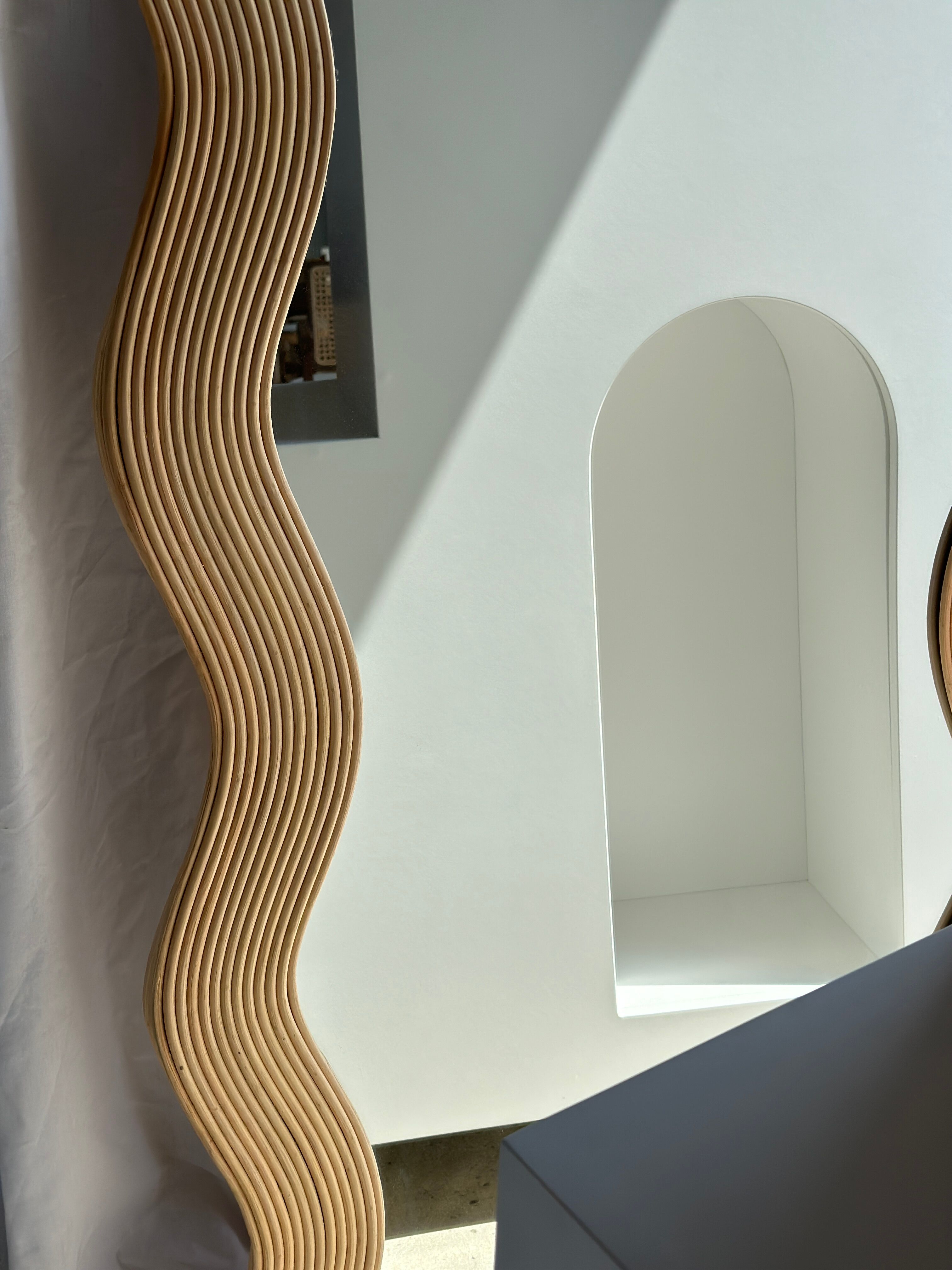 Zigzag rattan foot mirror H:182cm