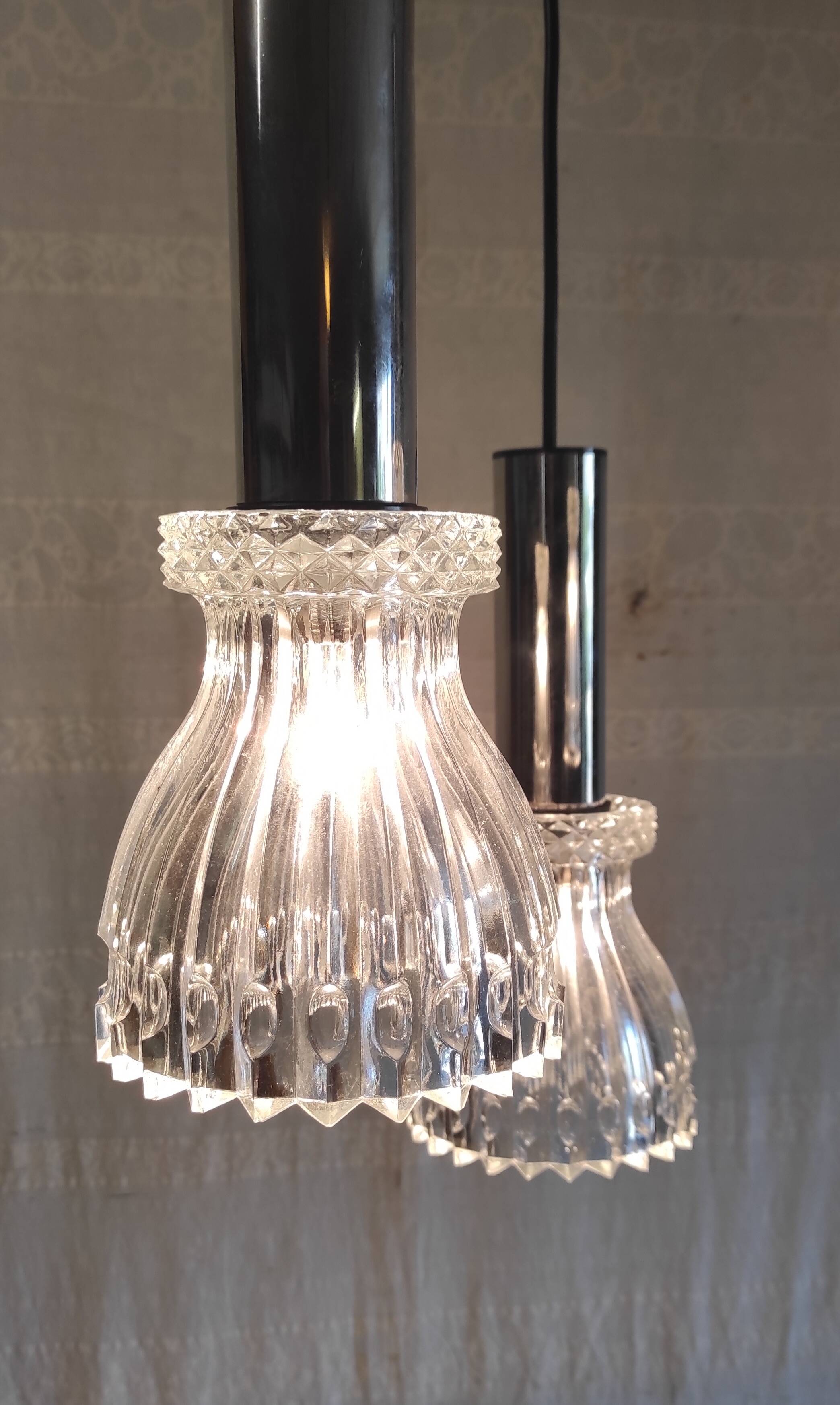 Suspension cascade 3 lights in chrome metal and crystal - mid 20th century.