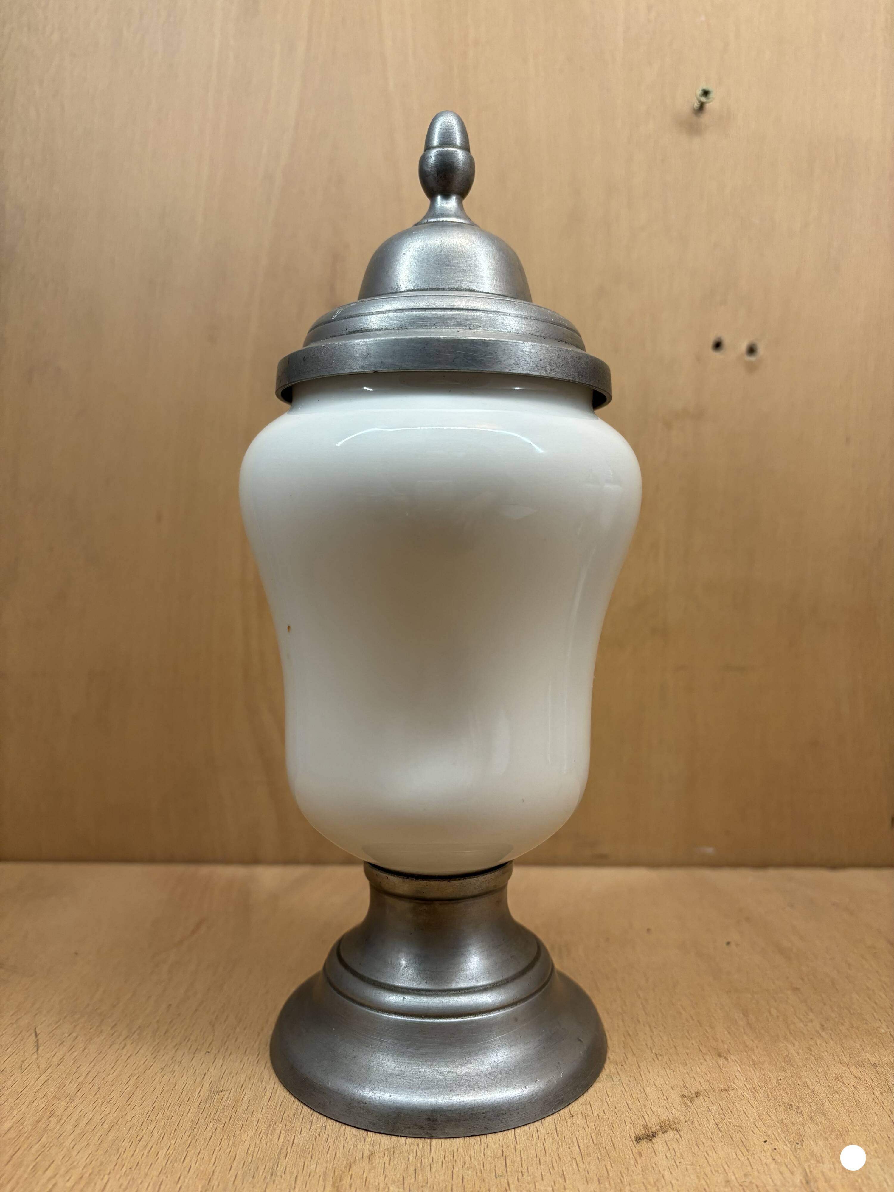 Apothecary jar “Linden”