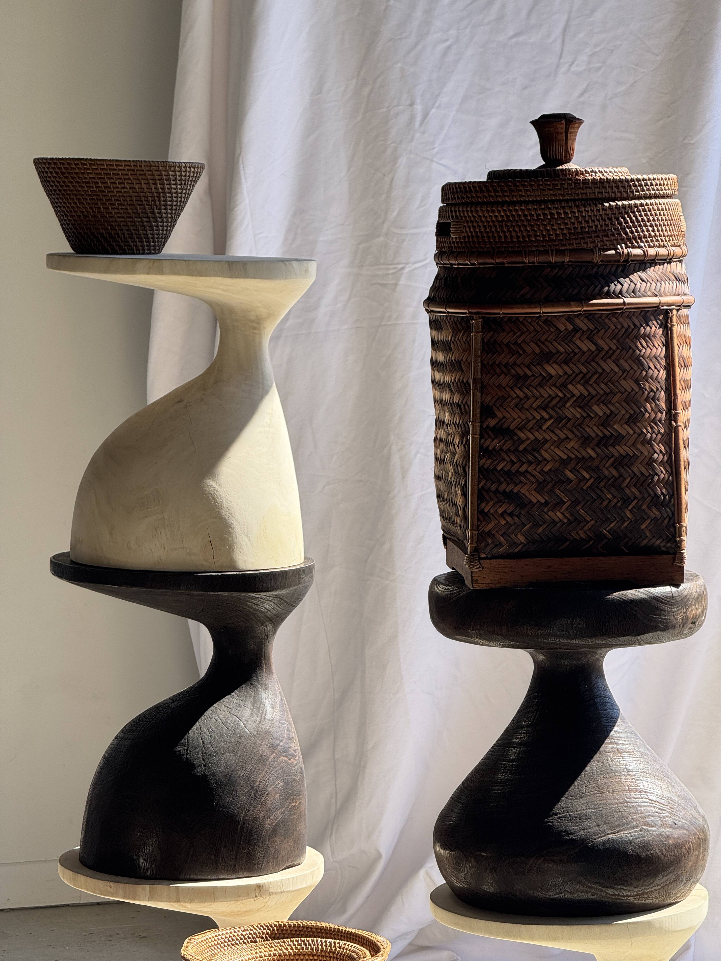 Sexy Neck - Solid wood (monoxyle) brown side table